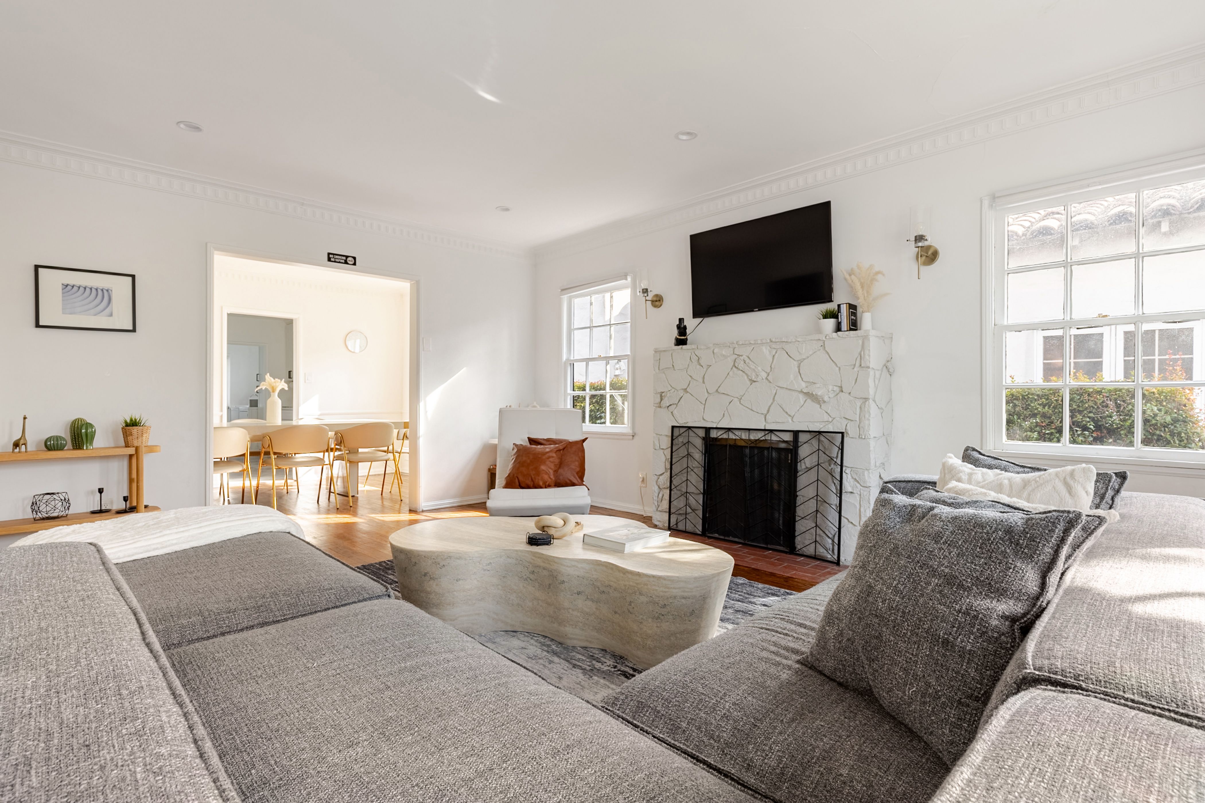 Alta Vista | Hollywood | Designer Home w/Private Backyard & Hot Tub